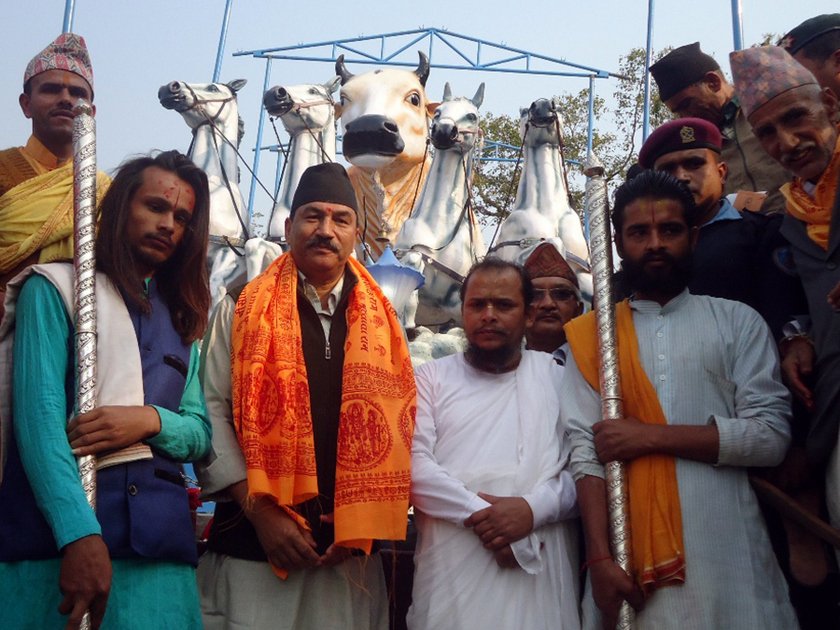   गाईको रथ उद्घाटन गर्दै मन्त्री थापाले भने, ‘हिन्दू राष्ट्र घोषणा गर्न पाउनु हाम्रो अधिकार हो’