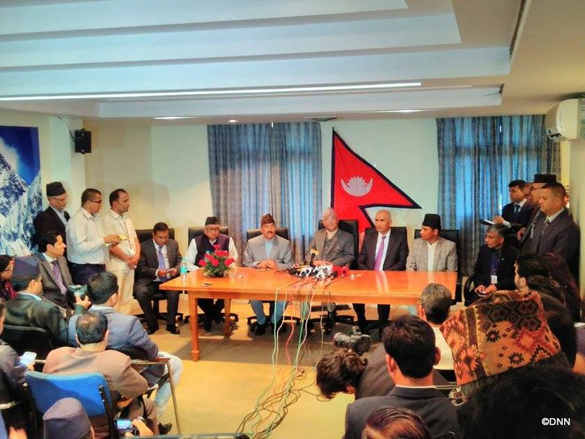   केपी ओलीको भ्रमणबारे दिल्लीमा आयोजित पत्रकार सम्मेलन नेपाली पत्रकारद्वारा बहिष्कार