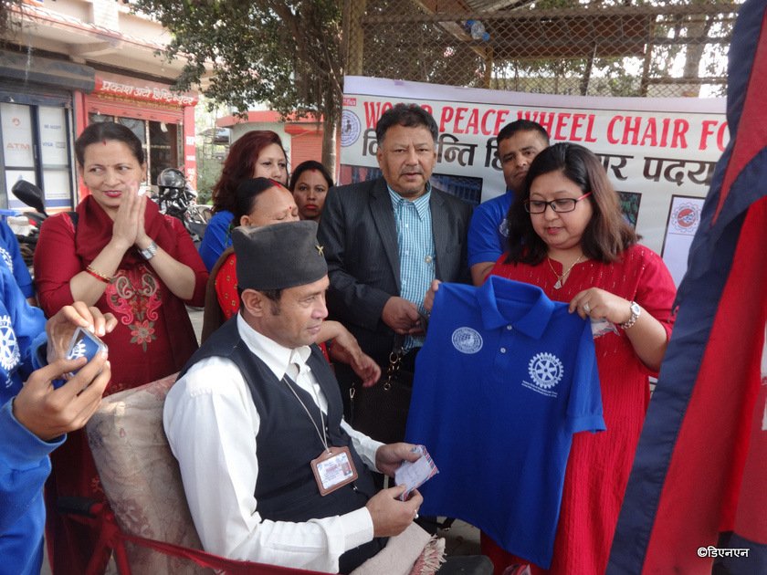   विश्व ह्विल चियर यात्रीलाई नारायणगढमा रोटरीको सहयोग