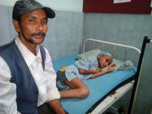   टाउकोमा गम्भिर चोट लागेका विकको गोरखा समाजद्वारा सहयोग