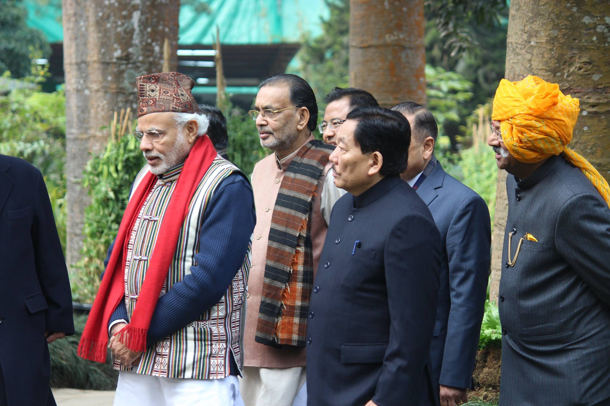   आफ्नै मुलुकमा ढाका टोपीमा सजिए मोदी, गरे नेपालीमा भाषण