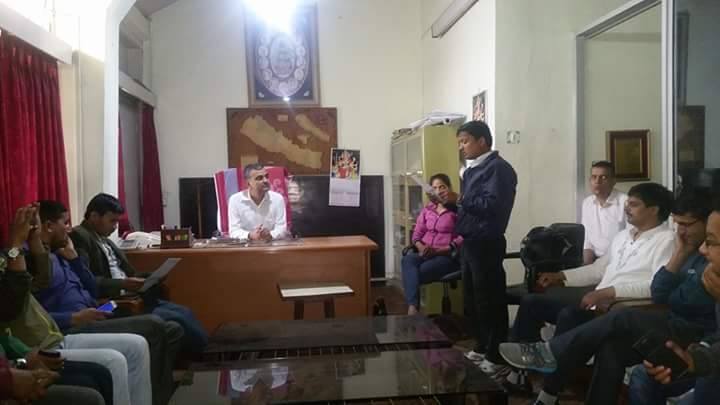   ६ र ७ कक्षाको किताव माग्दै क्रान्तिकारी पुग्यो जनक शिक्षा सामाग्री केन्द्र