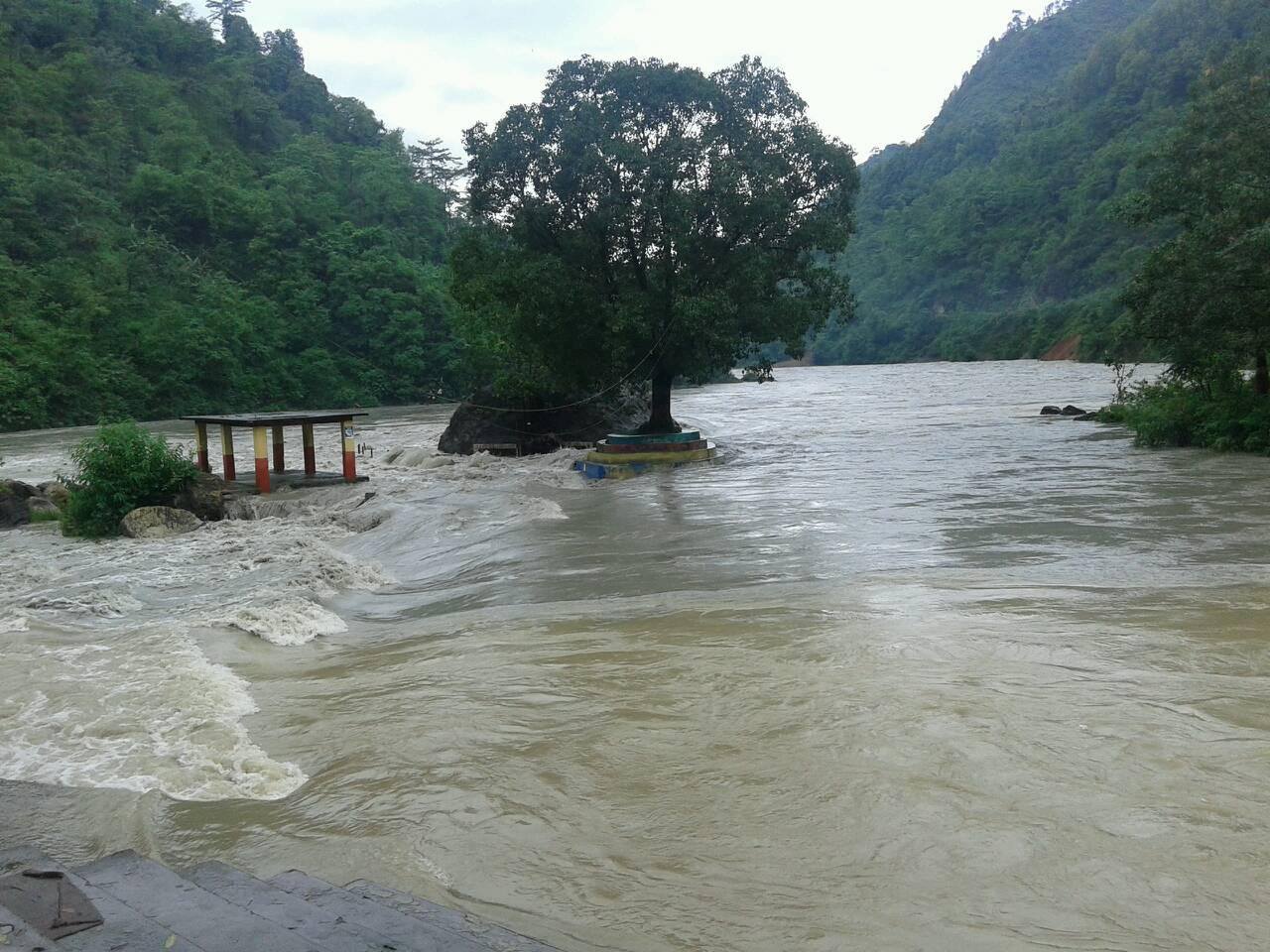 प्रसिद्ध धार्मिकस्थल सेतीवेनी डुबानको खतरामा