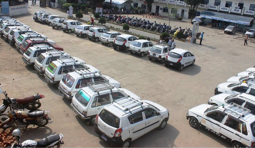   १०३ मा फोन गर्दा मिटरमा नहिँड्ने ३३ ट्याक्सी कारबाहीमा