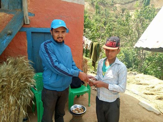   ब्लड क्यान्सरबाट पीडित परिवारलाई आर्थिक सहयोग