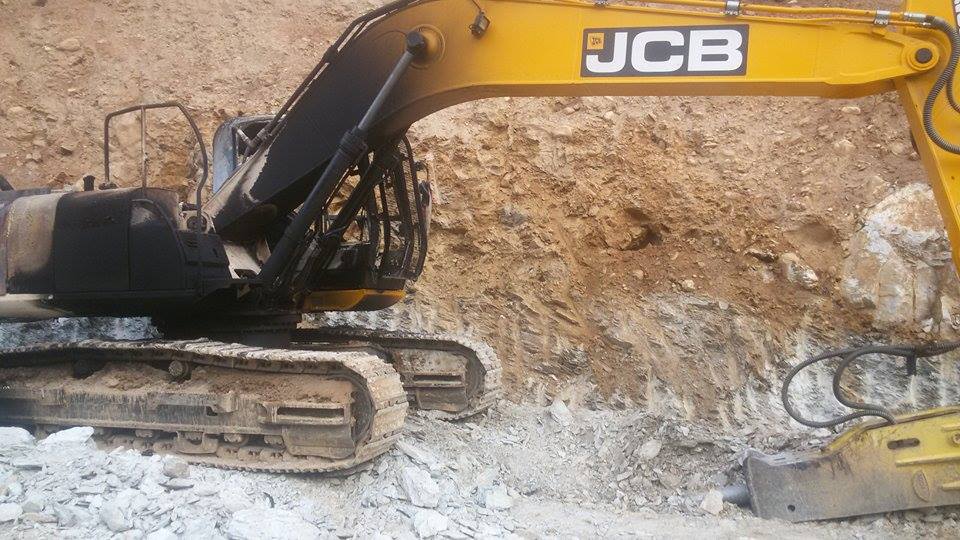   अज्ञात समुहबाट गुल्मीमा डोजरमाथि आगजनी
