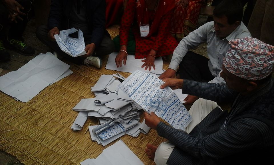   ओखलढुंगामा नमुना मतदान, ६२ मध्ये ५० मत सदर
