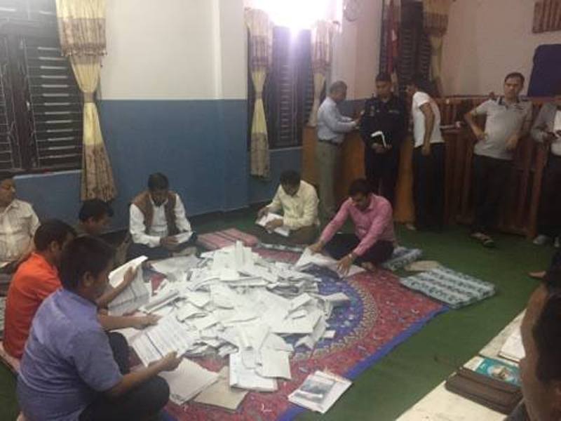   प्रहरीद्वारा हवाइफायर र अश्रुग्यास प्रहार, ९ जना पक्राउ