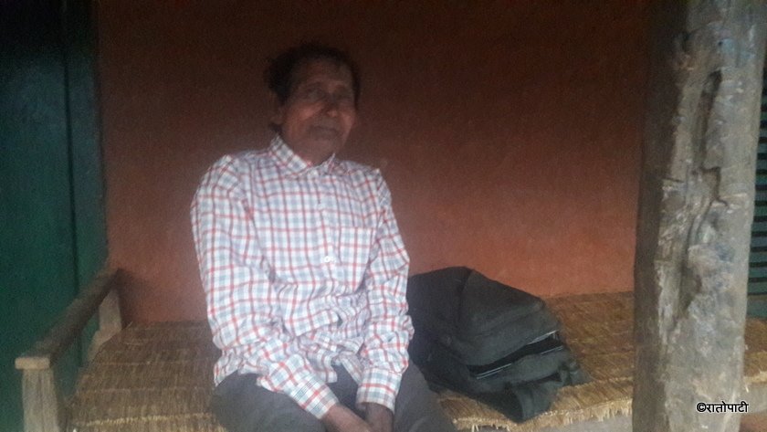   ५० वर्षपछि घर फर्केका मानबहादुरले गाउँ नै बिर्सिएपछि...