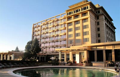   बन्द एभरेष्ट होटलका मजदुरको समस्या समाधान गर्न निर्देशन