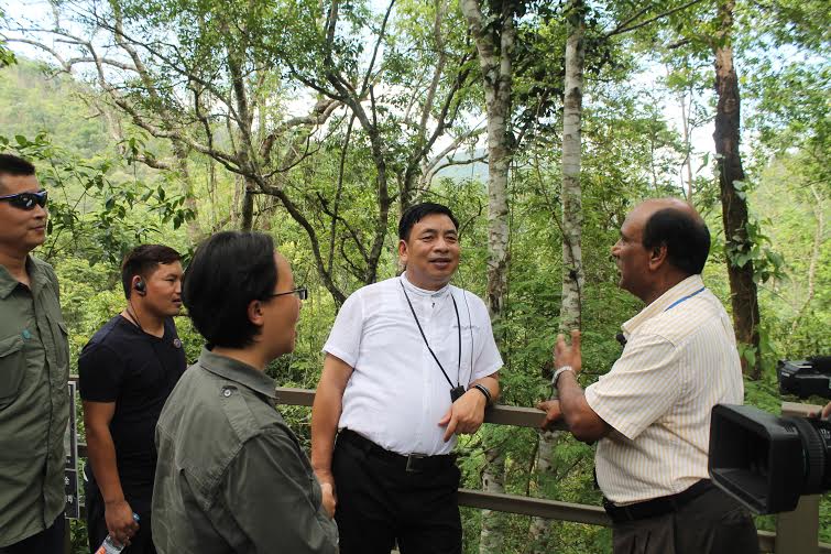 उपराष्ट्रपति पुन आदिवासी चीनको बस्तीमा