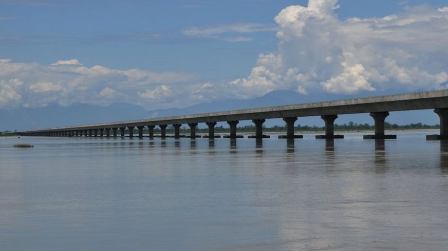   चीनको सीमामा भारतले सबैभन्दा लामो पुलको उद्घाटन गर्दै