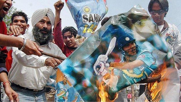  क्रिकेटको सबैभन्दा ठूलो खेल : भारत र पाकिस्तान भिड्दै