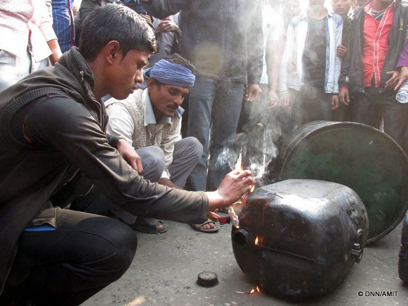   वीरगञ्जमा प्रहरी र प्रदर्शनकारीबच झडप, मोर्चाका कार्यकर्ता पक्राउ (फोटोफिचर)