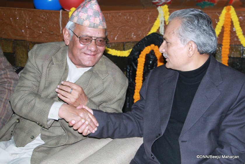   शिवसेनाको हातमा काठको खुकुरी देखेपछि भद्रकालीमा लाठी चार्ज (फोटो फिचर)