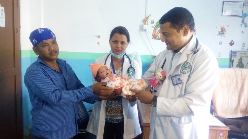   आमाको मृत्युपछि बिरामी बच्चालाई अस्पतालमा नै छाडेर बुबा फरार