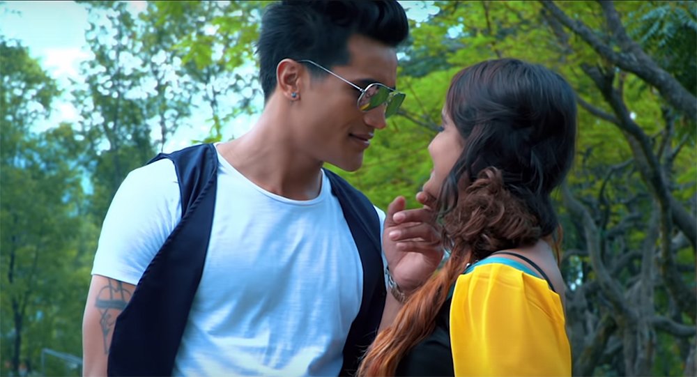   नेपाली ठिटोजको नयाँ गीत ‘चस्मा वाला’