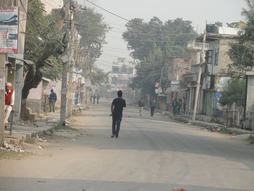   रौतहटमा निषेधाज्ञा तोड्दै आन्दोलनकारी, प्रदर्शन जारी