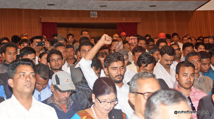   तस्वीरमा यस्तो देखियो प्रचण्ड–वैद्य मिलन !