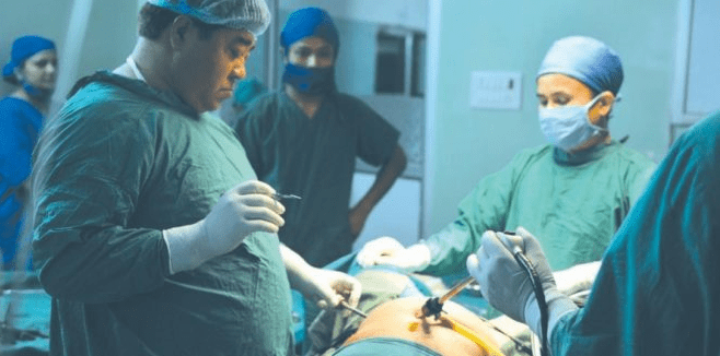 नेपालमा ल्याप्रोस्कोपी भित्र्याउने डाक्टर कार्कीको  यस्तो छ अनुभव
