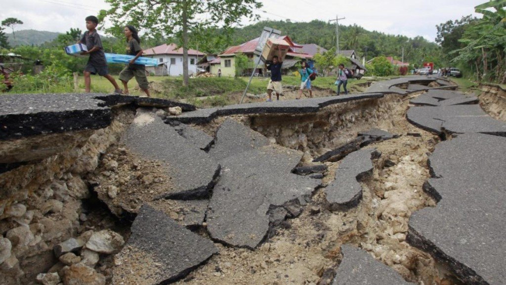   म्यानमारको भूकम्पमा कैयौं भवन भत्किए, मानवीय क्षति छैन