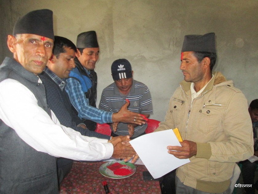   सडकलाई दान दिने ४९ दानविरलाई सम्मान