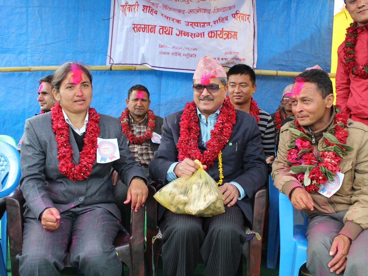  मूल्य नपाएको भन्दै कृषी मन्त्रीलाई अदुवा उपहार