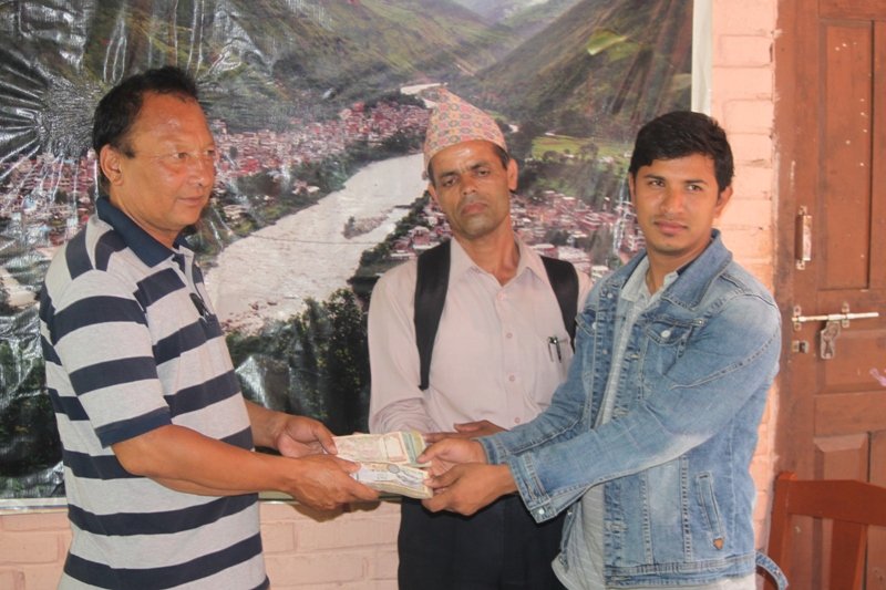   विद्यालयकोे भवन पुननिर्माण गर्न पोर्चुगलबाटसाढे दुई लाख सहयोग