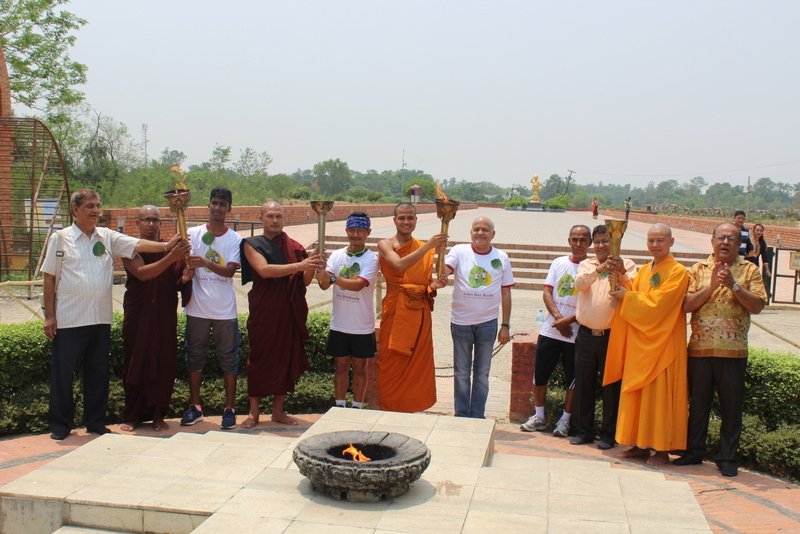 लुम्बिनीको शान्ति दीप सगरमाथामा (हेर्नुसः तस्वीर सहित)