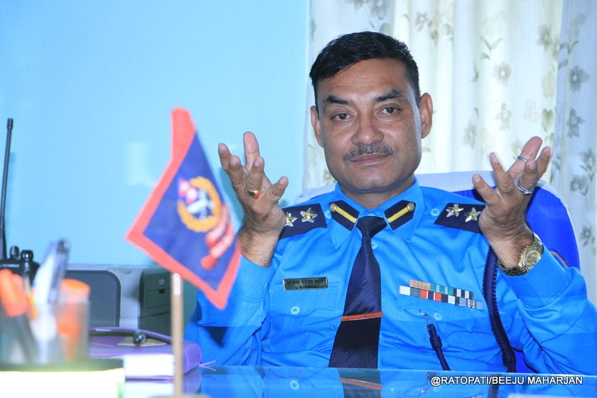   ट्राफिक इन्सपेक्टर सीताराम हाछेथुले छोरालाई जरिवाना तिराए, सांसदलाई बग्गीखाना पठाए !