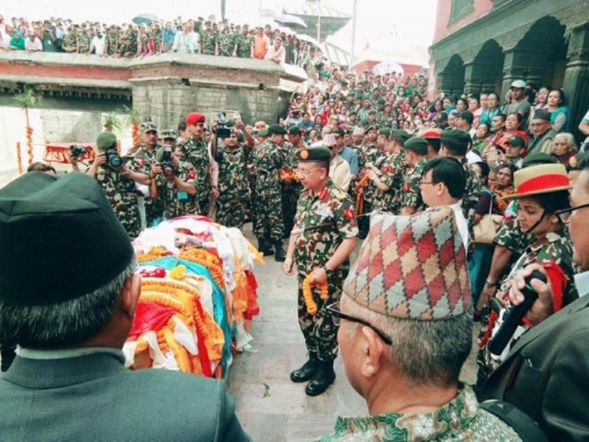   विमान दुर्घटनामा निधन भएका सैनिकको अन्त्येष्टि