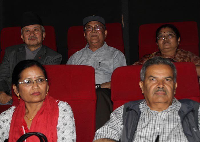   दलबल सहित रातोघर हेर्नपुगे एमाले अध्यक्ष केपी ओली