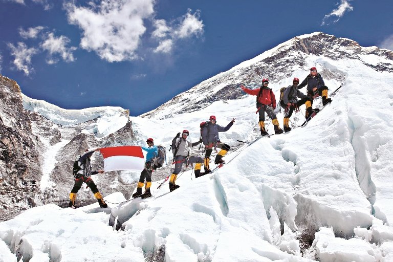 पर्वतारोहण रहर होइन पेसा हो खुम्जुङवासीको