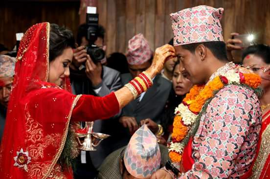   लगनगाँठोमा बाँधिए निश्चल र स्वस्तिमा