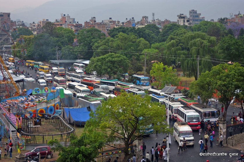   जव बसपार्कमा बसै भेटेनन् यात्रुले (फोटोफिचर)