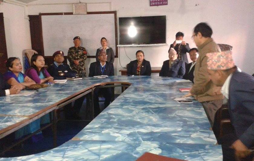   मन्त्रीको चाकडी छाडेर जनताप्रति उत्तरदायी हुन मन्त्री शर्माको निर्देशन