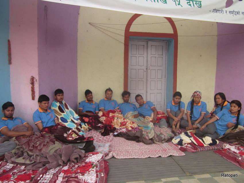   १२ जनाकाे अवस्था नाजुक बन्दै