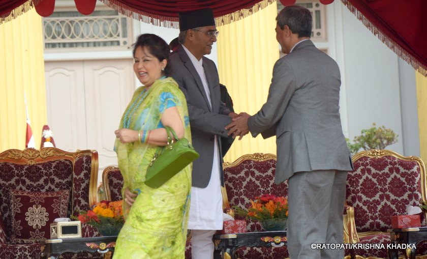   अमेरिकाको बम्बर जहाज र रसियाको फाइटर जेट आमनेसामने