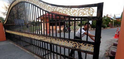   तातो हावाले मलेसियामा सयौं विद्यालय बन्द