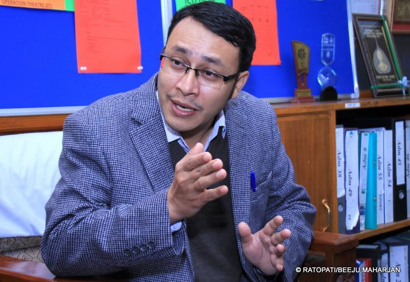 कान पाक्ने वा दुख्ने गरेको छ ? विशेषज्ञ यसो भन्छन् (भिडियोसहित)