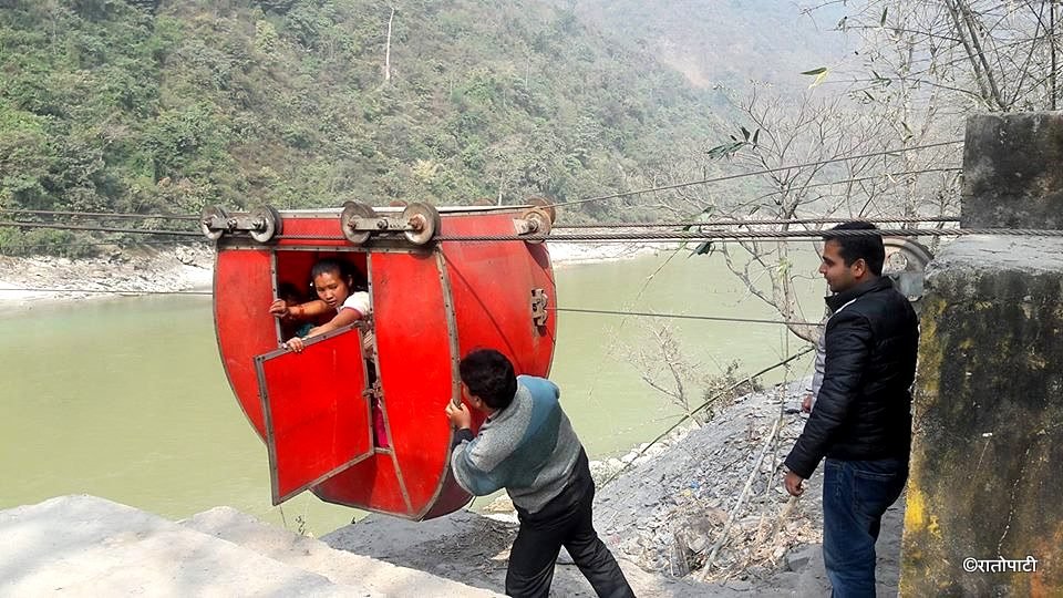 प्रतिबद्धता भयो, तुईन विस्थापित भएन : नदीमाथि झुण्डिएर हिँड्नुपर्ने अवस्था जस्ताको तस्तै