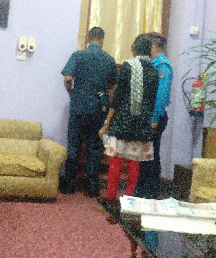   त्रिभुवन विमानस्थलको भिआइपी कक्षको ढोकामै करेन्ट !
