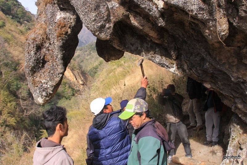 म्याग्दीको काभ्रेमा बाजा बज्ने ढुङ्गा....