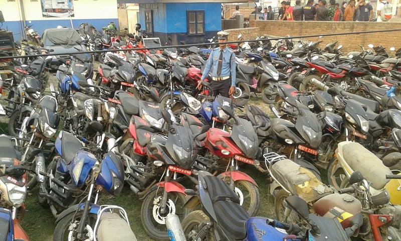   उपत्यकामा कडा चेकिङ, ट्राफिकले समात्यो १६  सय ६१  ओटा मोटरसाईकल