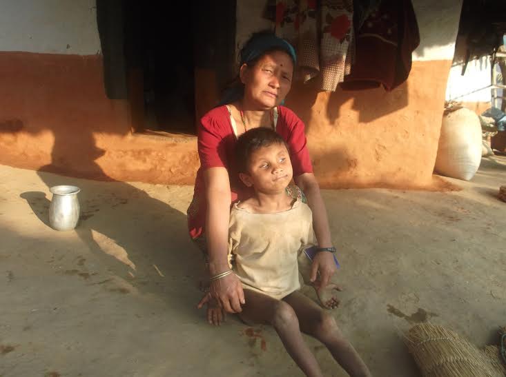   गरिबीकै कारण दृष्टिविहिन बालकले पढ्न पाएनन्