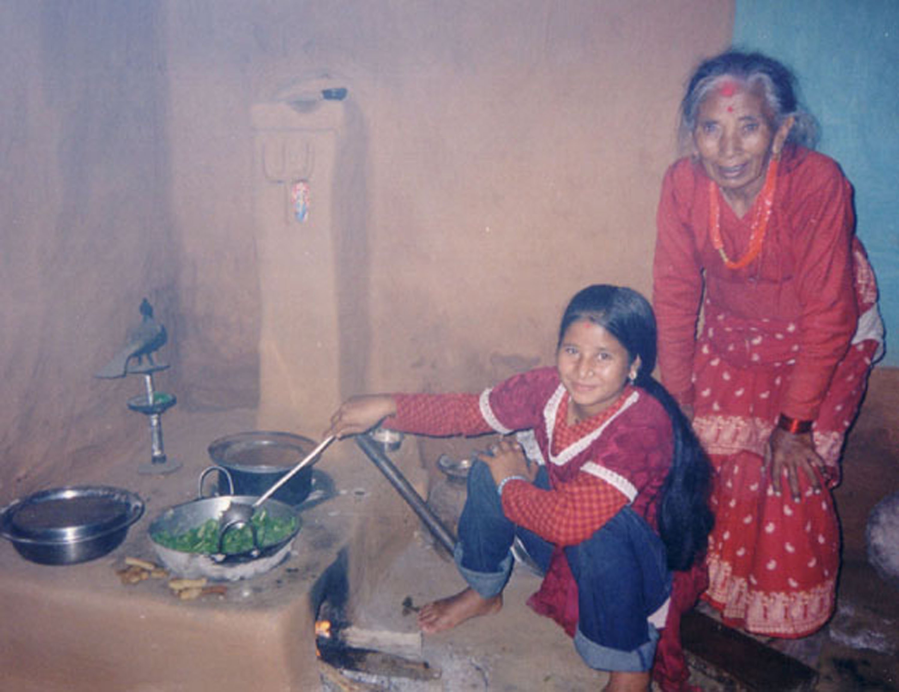   जुम्लाका १४ हजार घरधुरीमा सुधारिएको चुलो