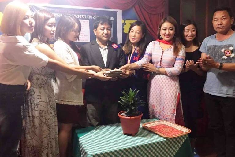   कलाकारले गरे बोर्न क्यान्सरपीडित बालकलाई ३ लाख ५५ हजार सहयोग