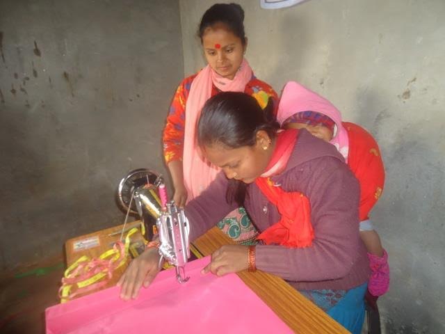  छोरी बोकेर भविष्यको खोजीमा