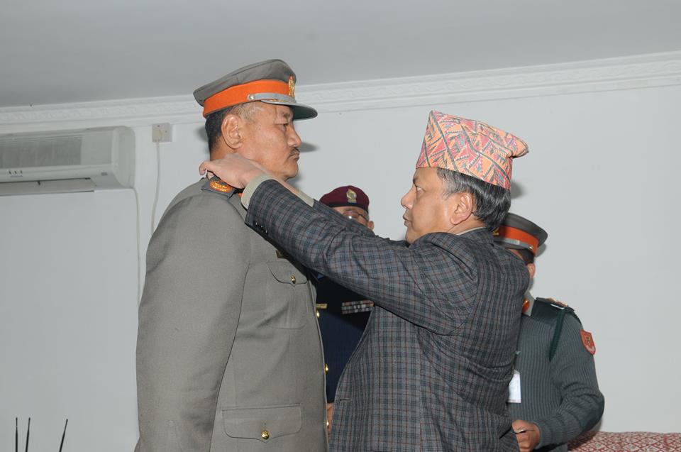   सशस्त्र प्रहरीका कामु प्रहरी महानिरीक्षक राईलाई दज्र्यानी चिह्न