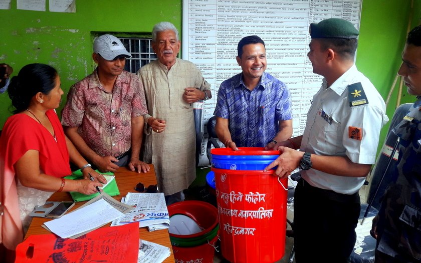   नगरबासीलाई ‘डष्टविन’